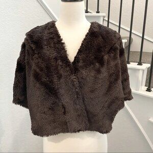 Like new SLNY faux fur capelet cape. Really soft & comfortable. Small